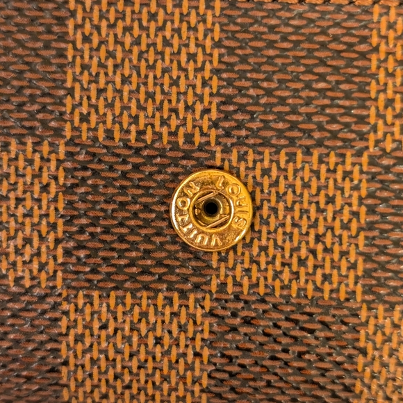 Louis Vuitton Damier Ebene 6 Key Holder - Picture 13 of 13